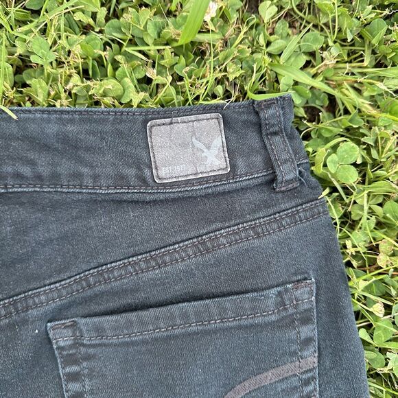 American Eagle Shorts Womens Size 4‎ Black Denim Jean Distressed Cutoff Short - Picture 5 of 6